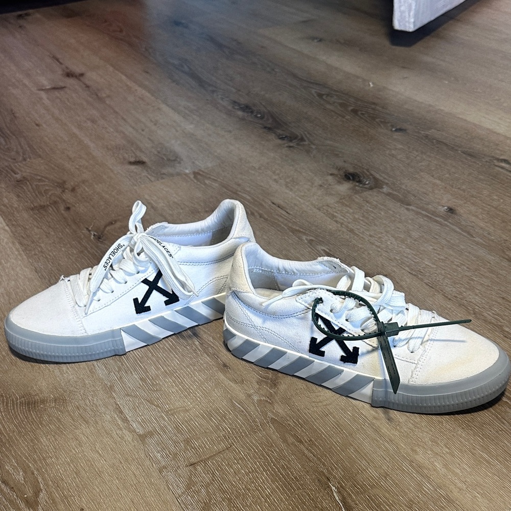 Off-White Cream and Gray Low-Top Sneakers